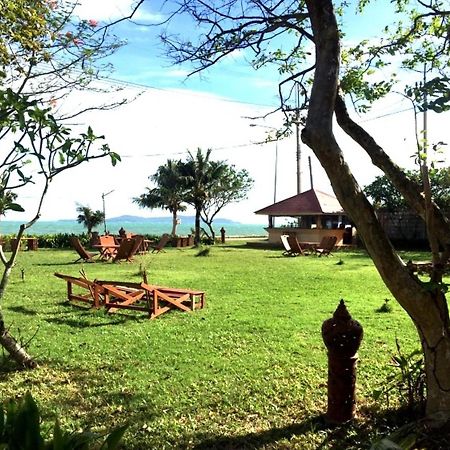 Ruen Thai Rim Haad Klaeng Bagian luar foto