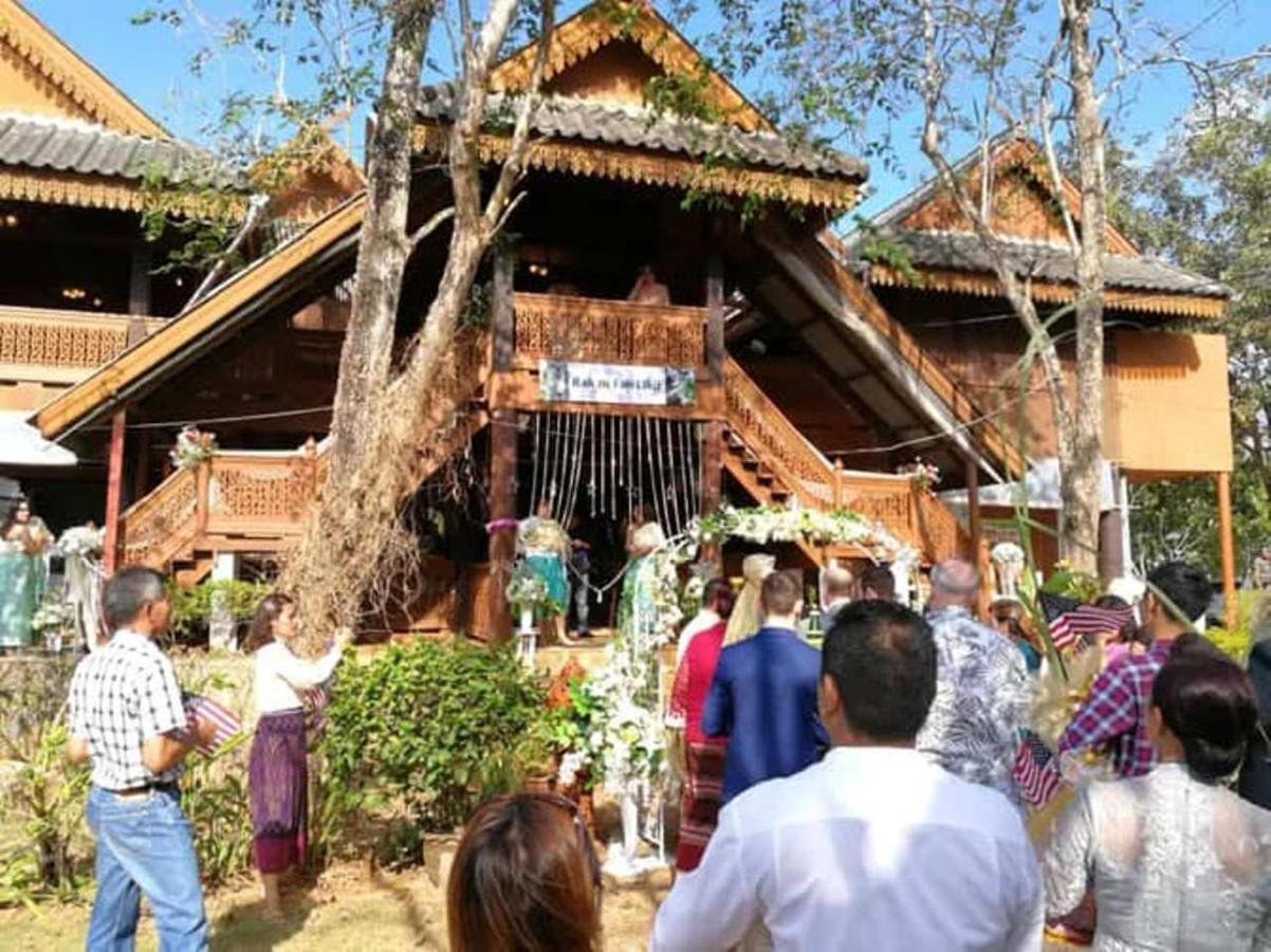 Ruen Thai Rim Haad Klaeng Bagian luar foto